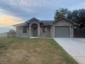 Building Photo - 1509 Lakeview Dr