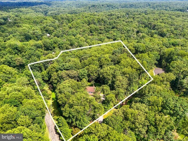 Building Photo - 11109 Ravine Dr