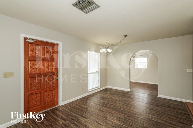 Building Photo - 6807 S Cortez Ave