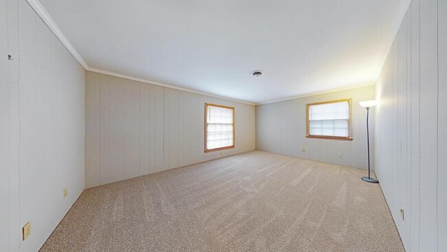 Building Photo - 4801 Easthaven Dr