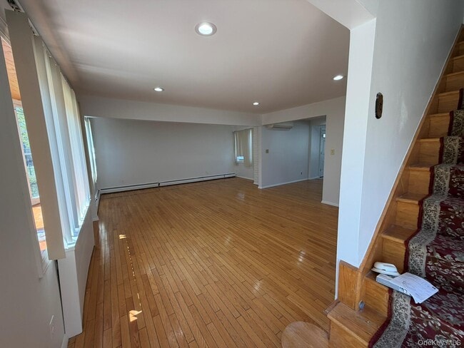 Building Photo - 42 Rhodes Dr