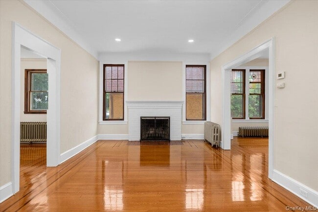 Building Photo - 78 Violet Ave