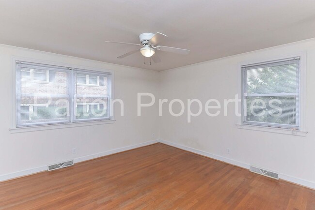Building Photo - 3017-3019 Longleaf Road - Inside CoC - R13...