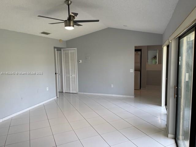 Foto del edificio - 9673 NW 16th St