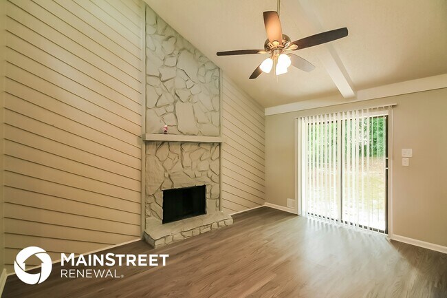 Foto del edificio - 6862 Red Maple Dr