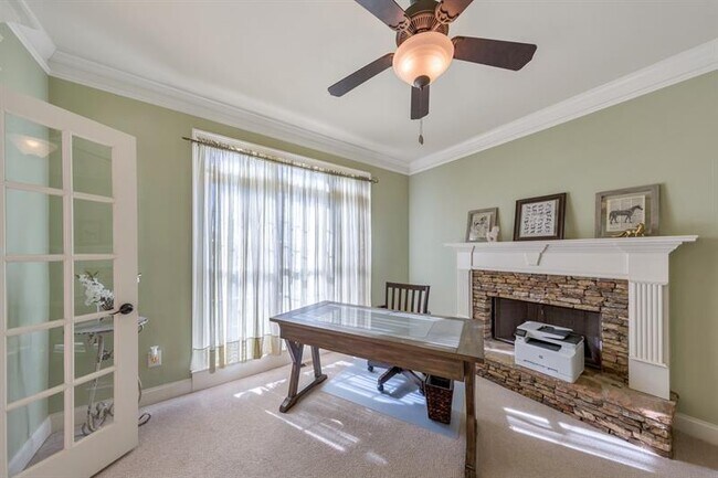 Foto del edificio - 5024 Glen Forrest Dr