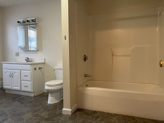 bath - 1101 Fellsway