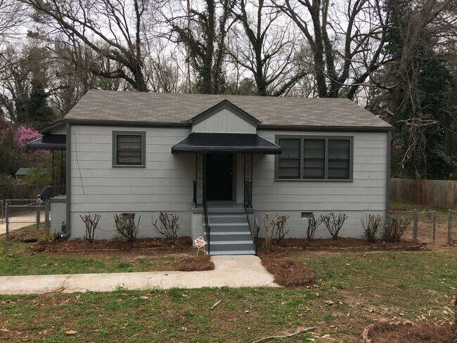 Building Photo - 1096 Ferndale St