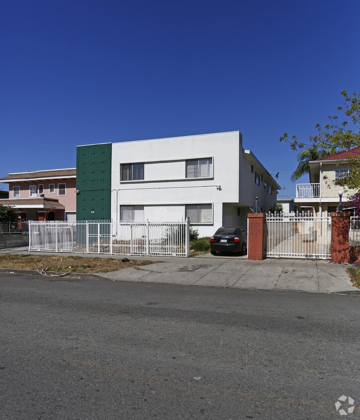Building Photo - 315 S Serrano Ave