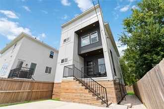 Building Photo - 3605 Noble St