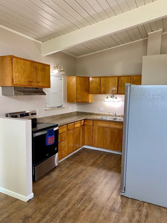Foto del edificio - Available for 2025-2026 Fall Pre-Leasing: ...