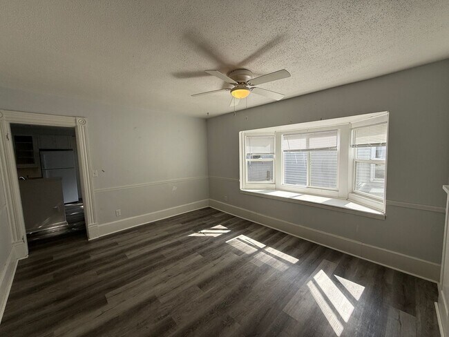 Foto del edificio - Spacious & Homey 3-Bedroom with Bonus Room