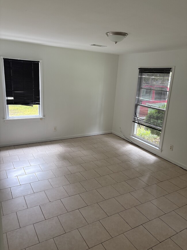 Building Photo - 3430 Flintstone Ct