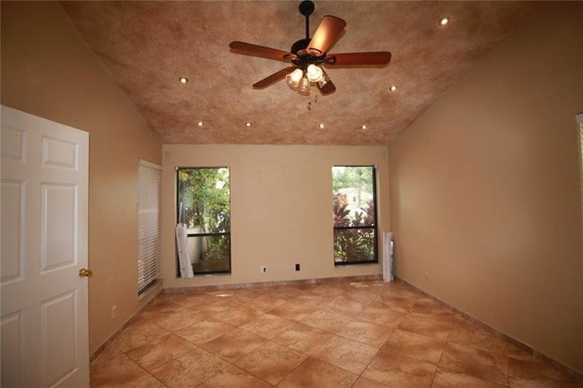 Building Photo - 7274 Papaya Way