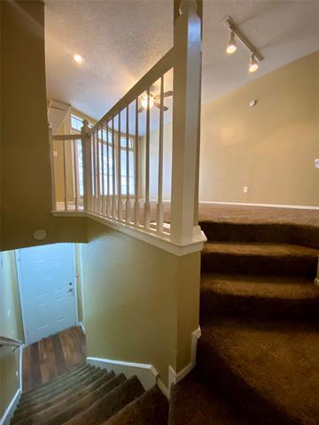 Foto del edificio - 9823 Summerwood Cir