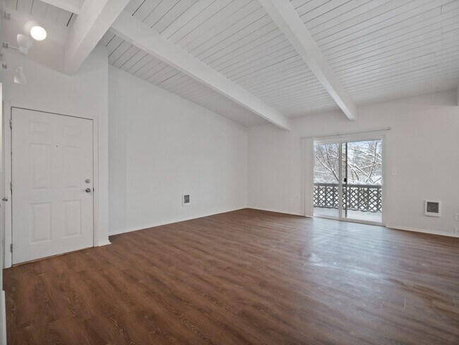 Foto del edificio - 9025 E Liberty Ave