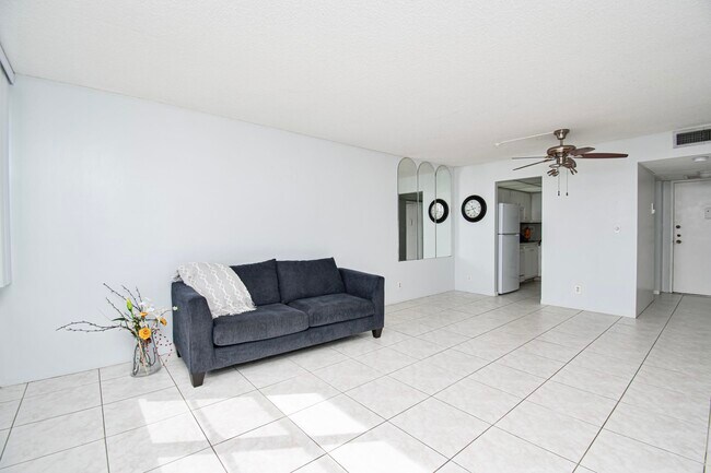 Foto del edificio - 2731 Taft St