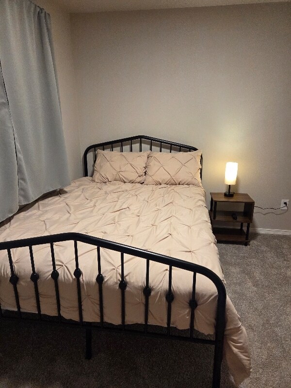 Building Photo - 600 Van Wy