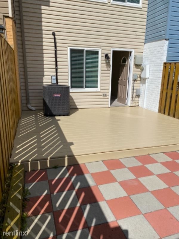 Building Photo - 2 br, 2 bath Townhome - 8523 Chippewa Court