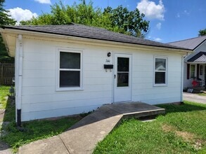 Building Photo - 200 S Poplar St
