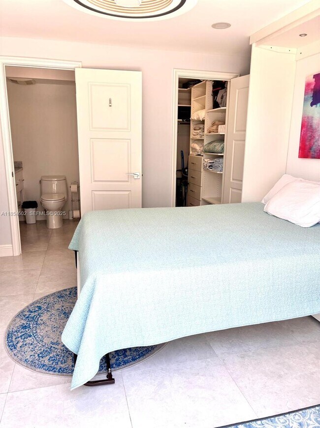 Building Photo - 531 N Ocean Blvd