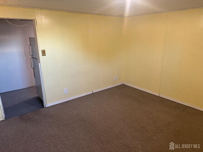 Building Photo - 649 Nassau St
