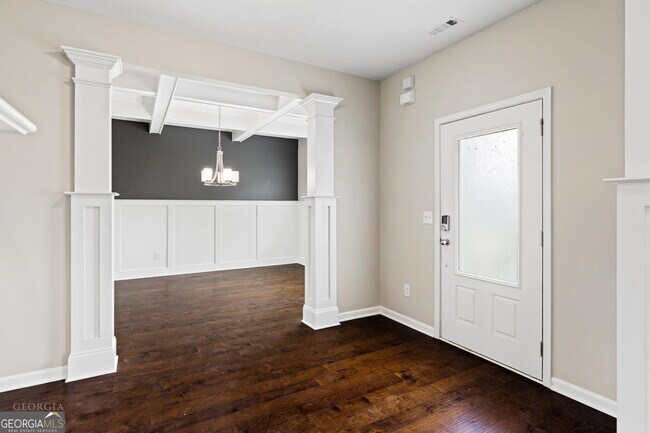 Building Photo - 1140 Red Bud Cir