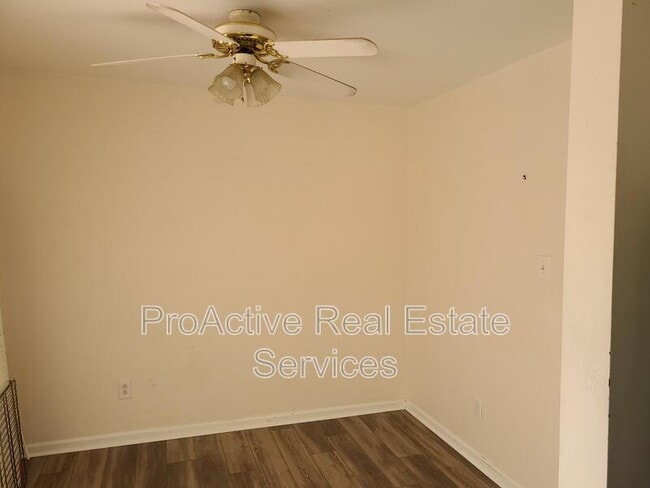 Building Photo - 4016 Reese Dr S