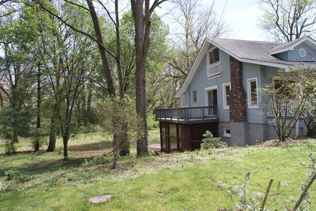 Building Photo - Knoxville 37920 - 3 bedroom 1 bath - call ...