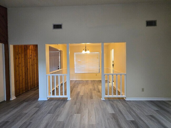 Building Photo - 5315 SW 81st Terrace