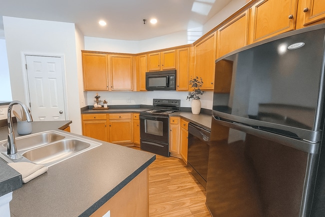 Building Photo - Chapman's Retreat