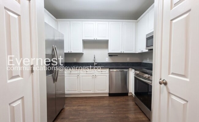 Building Photo - 116 31st Ave N