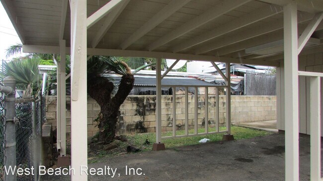 Building Photo - 3 br, 1 bath House - 86-138 Puhano St.