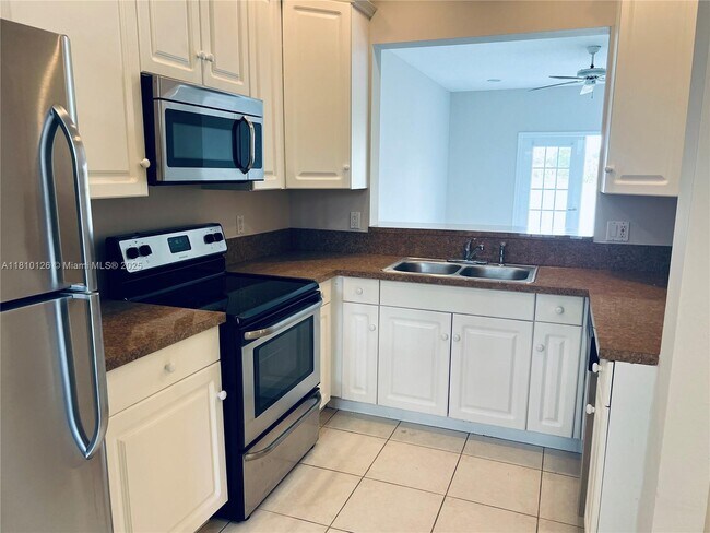 Foto del edificio - 1647 Hawthorne Pl