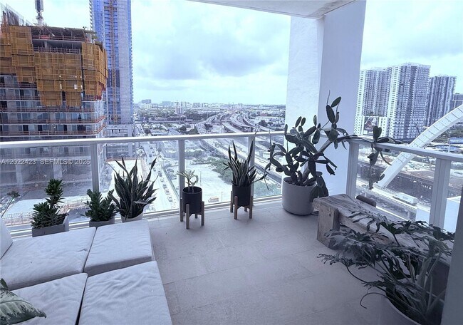 Foto del edificio - 1040 Biscayne Blvd