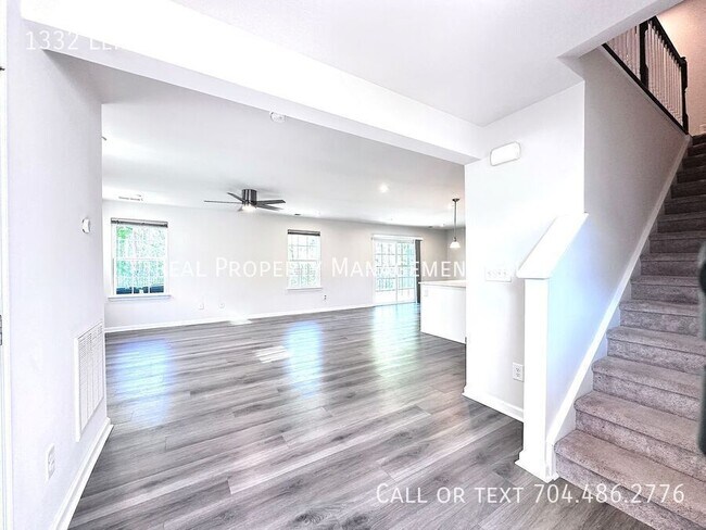 Building Photo - 1332 Lena St