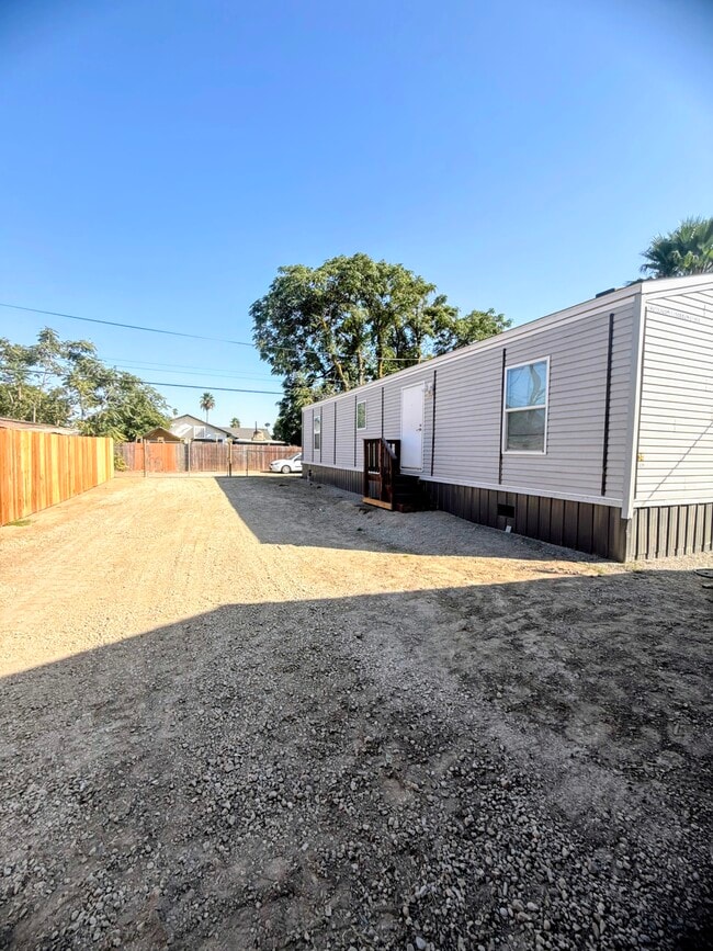 Building Photo - 415 Alameda Ave