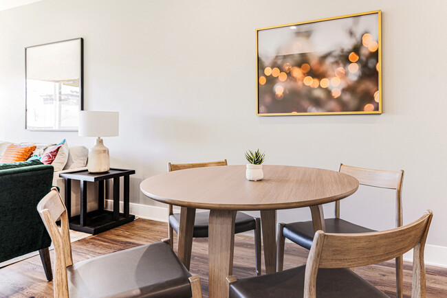 Foto del edificio - 14117 N Rockwell Ave