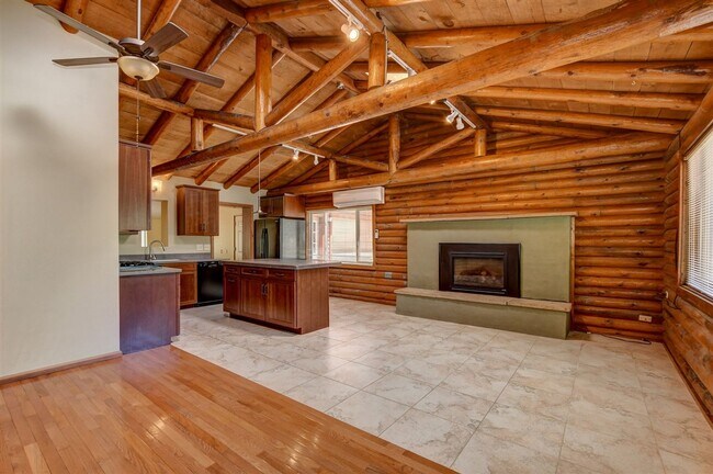 Foto del edificio - Nestled In the Granite Dells!