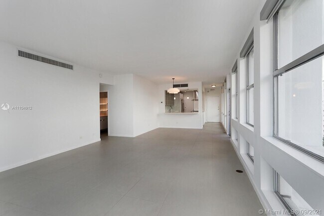 Building Photo - 700 Biltmore Way
