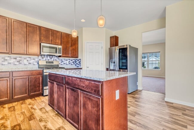 Foto del edificio - COMING SOON - Modern, Spacious Home in the Orchard Farm School District!