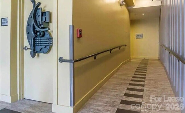 Foto del edificio - 2125 Southend Dr