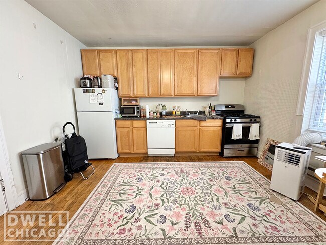 Foto del edificio - 2127 N Dayton St