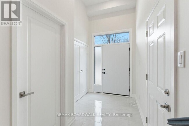 Building Photo - 210 Harthill Way