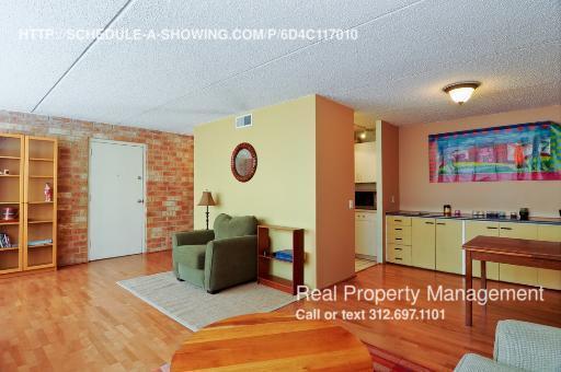 Building Photo - 2022 Saint Johns Ave