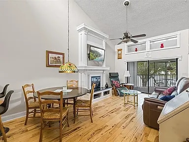 Building Photo - 222 Woodlake Wynde