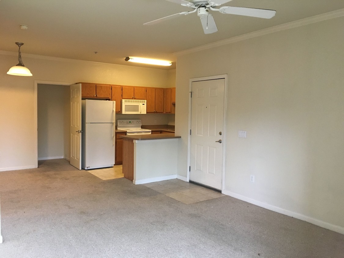 Foto principal - 10001 Woodcreek Oaks Blvd