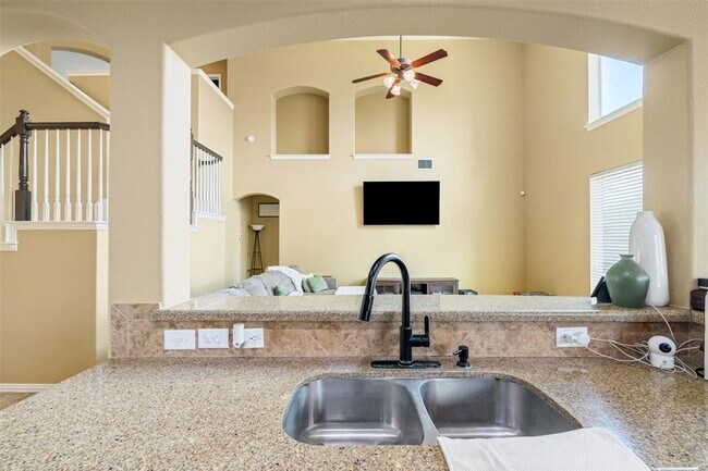 Building Photo - 1002 Wallin Farms Cove