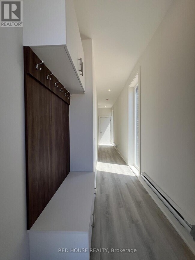 Photo du bâtiment - 34 Everett Cmn