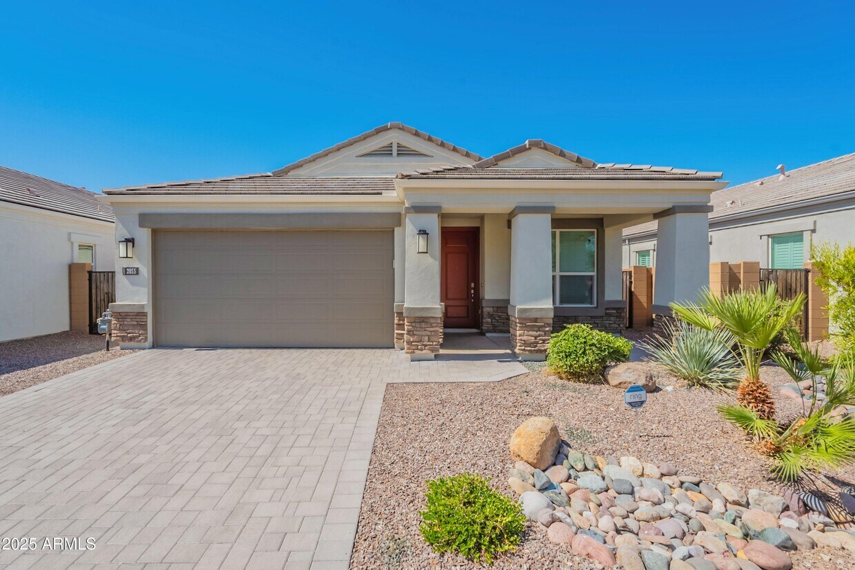 Primary Photo - 2055 E Northwood Dr